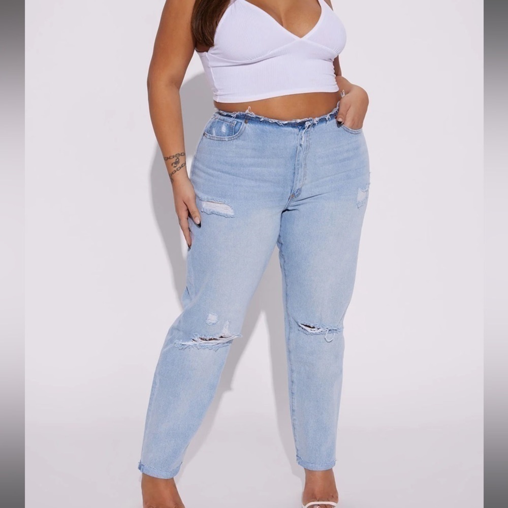 FashionNova Bring it straight leg jean - Light Blue Wash